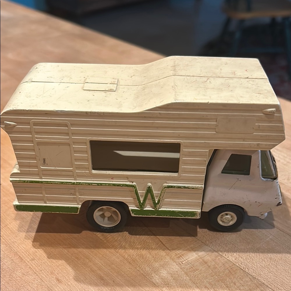 Vintage 1970s Mini Tonka 6.25" Diecast White Green Winnebago RV Camper Truck USA